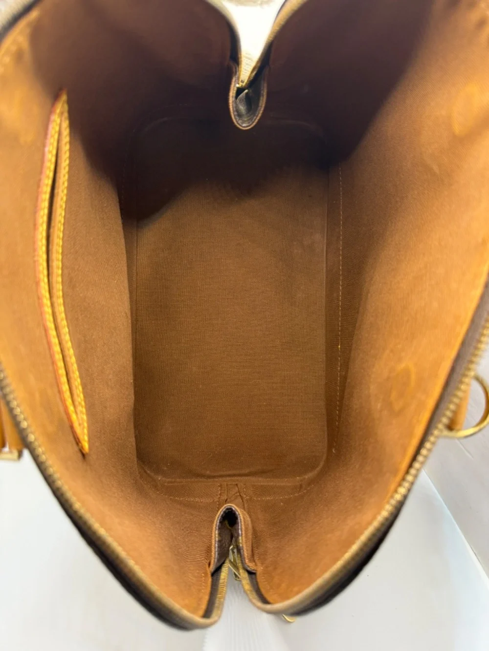 HERMOSA LOUIS VUITTON ALMA BAG! - Picture 12 of 17